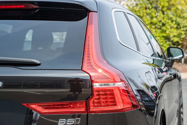 Used 2023 Volvo XC60 B5 Ultimate w/ Climate Package image 7