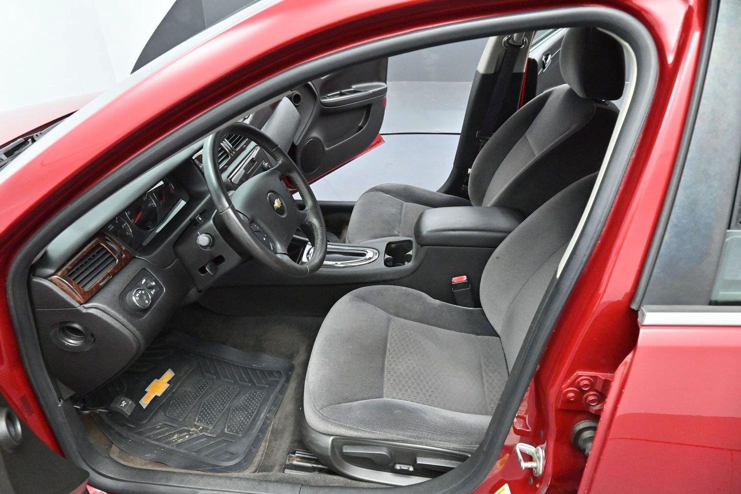 Used 2013 Chevrolet Impala LT w/ LT Sunroof Package FWD image 11