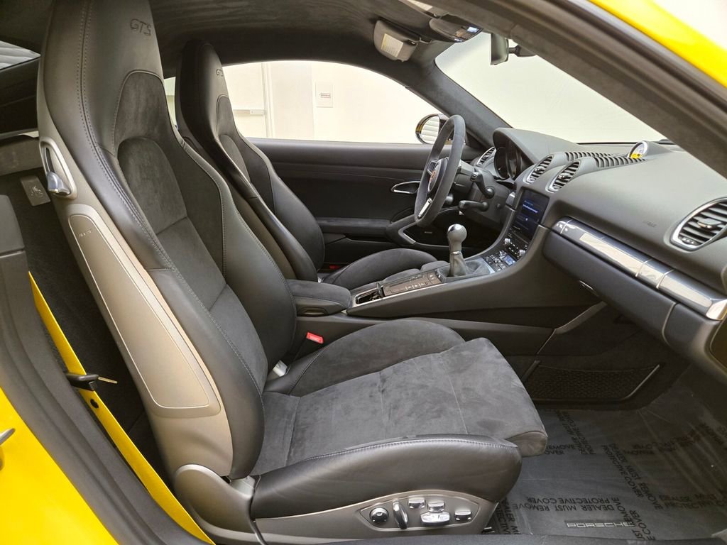 Used 2018 Porsche 718 Cayman GTS RWD image 21