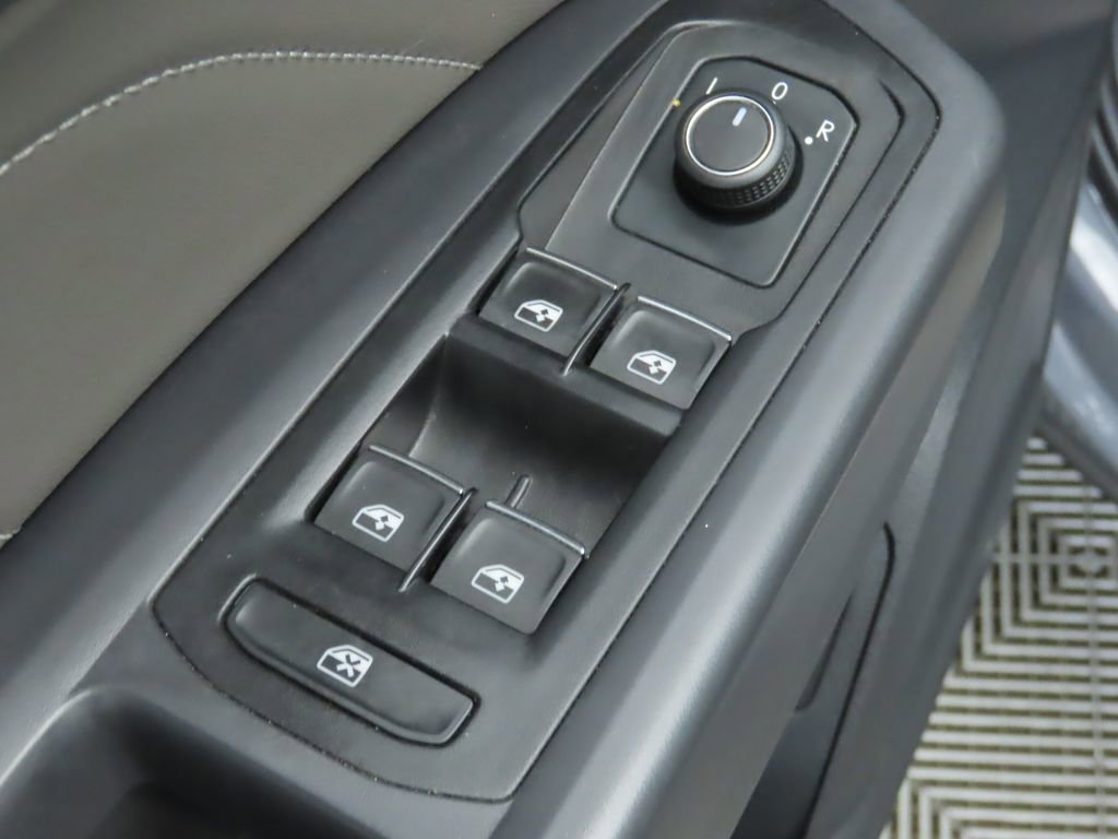 Used 2021 Volkswagen Atlas Cross Sport SE w/ Panoramic Sunroof Package image 23