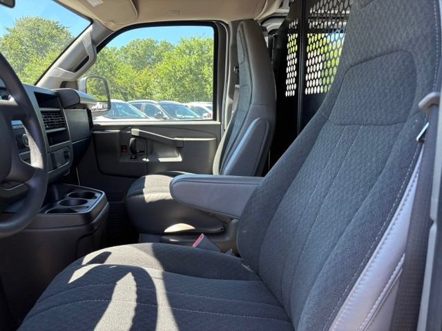 Used 2024 Chevrolet Express 2500 w/ Driver Convenience Package RWD image 26