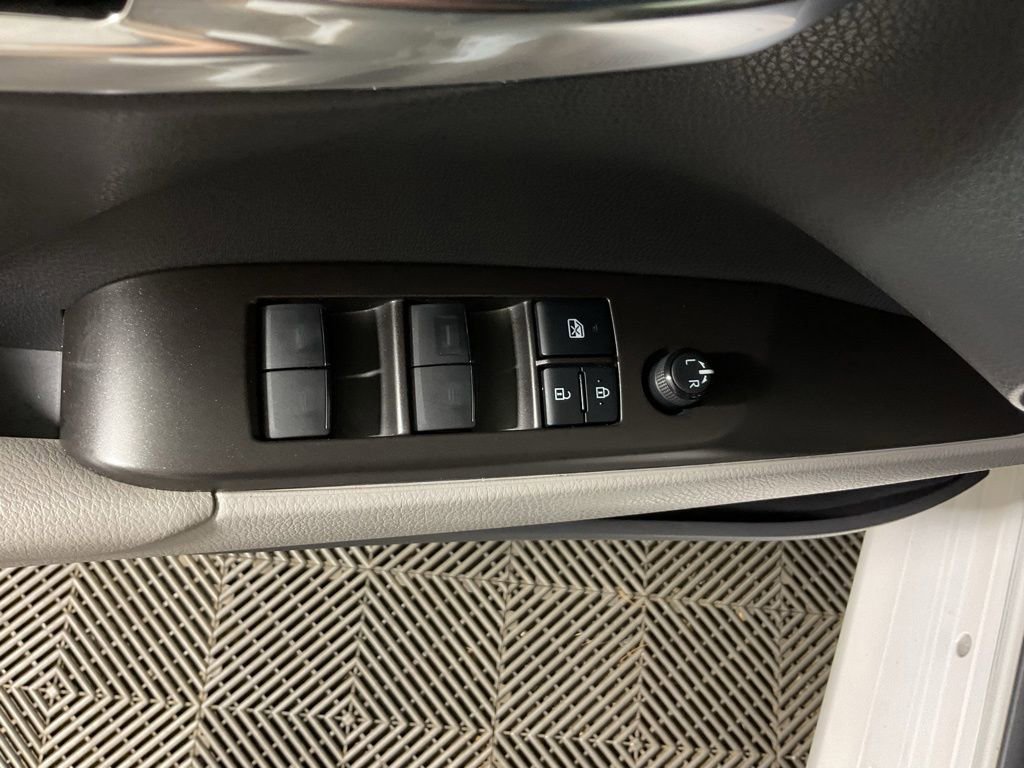 Used 2022 Toyota Camry LE FWD image 17