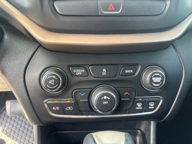 Used 2016 Jeep Cherokee 75th Anniversary AWD/4WD image 36