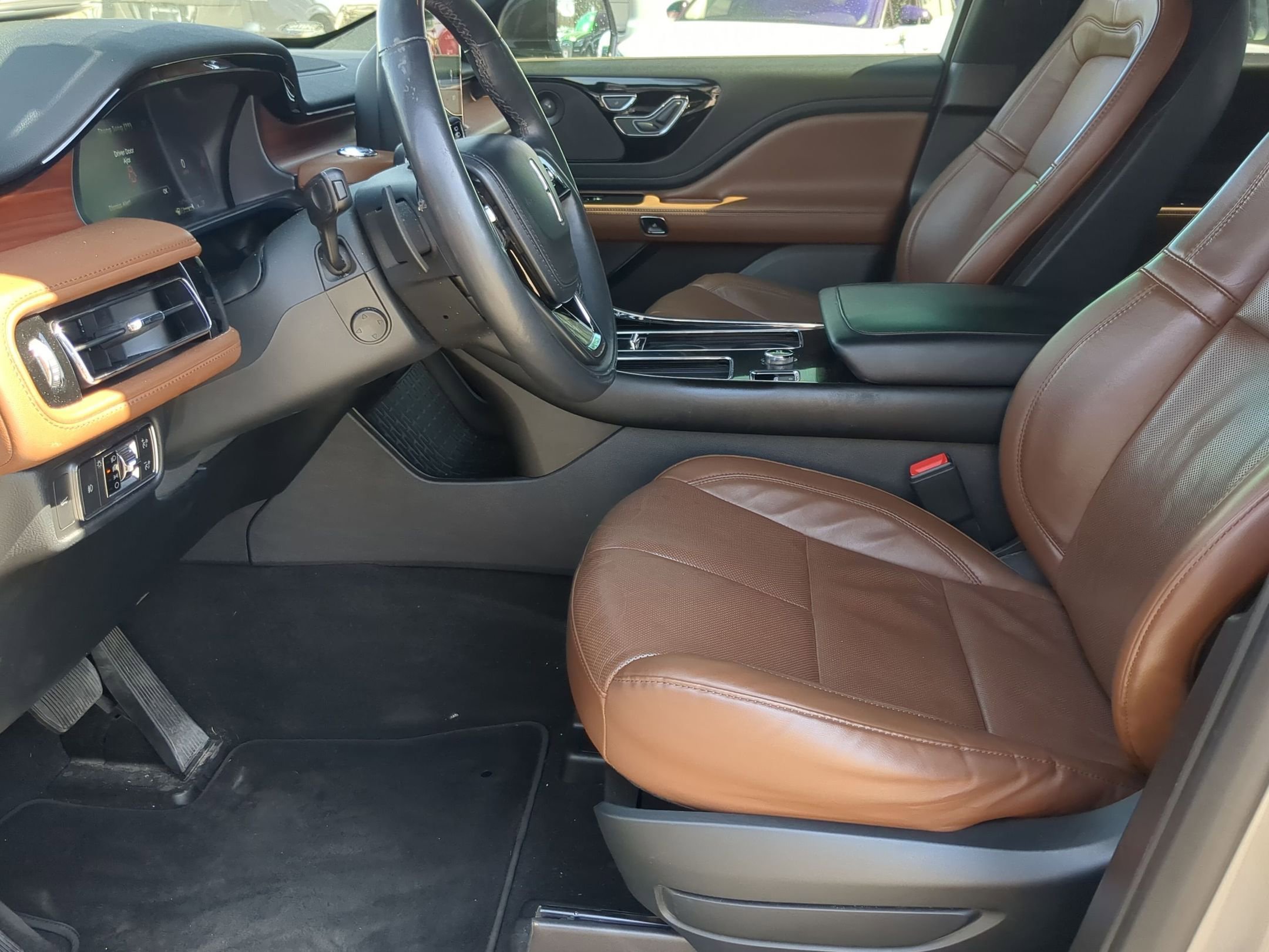 Used 2021 Lincoln Aviator Reserve w/ Elements Package Plus image 11