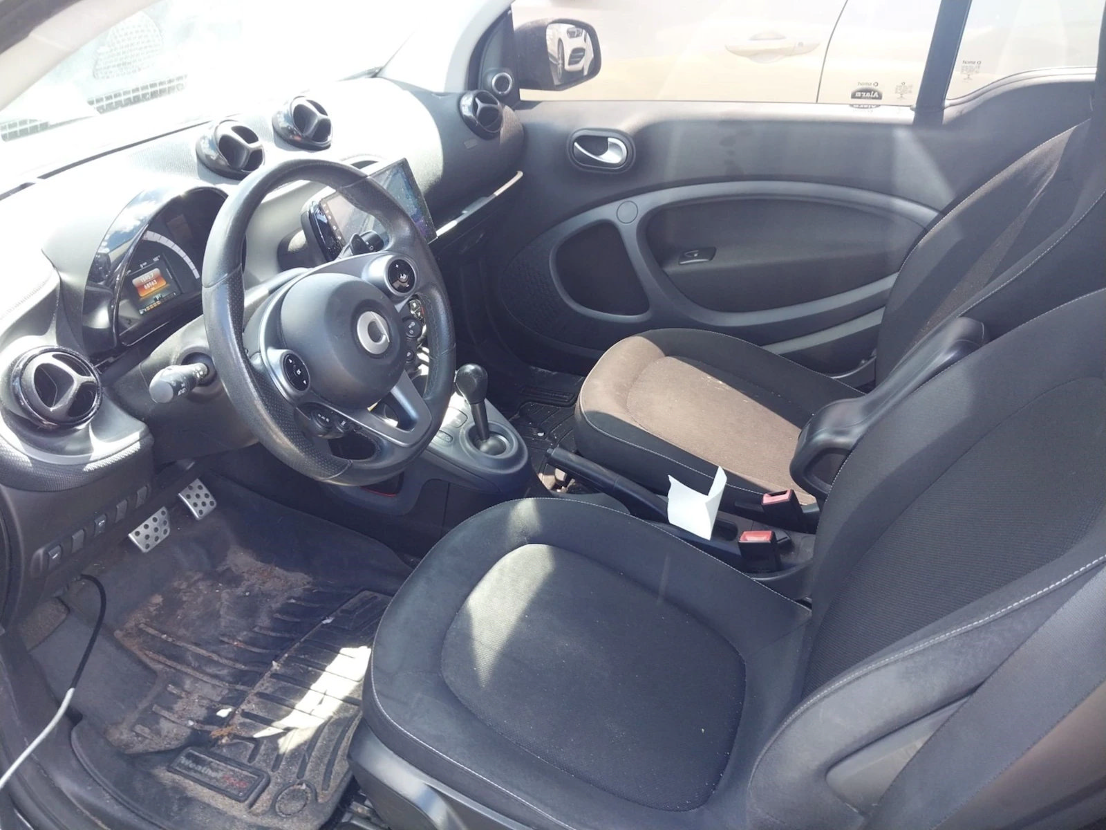 Used 2017 smart fortwo Proxy RWD image 7