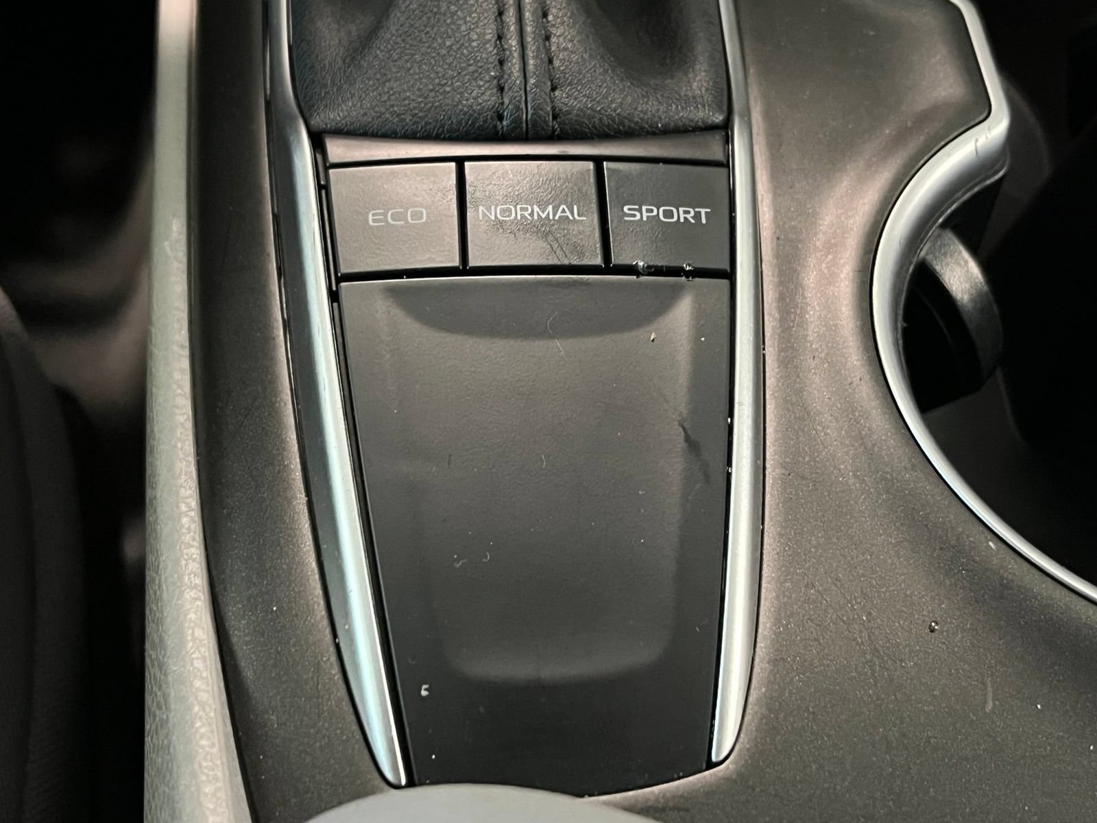 Used 2024 Toyota Camry LE FWD image 23