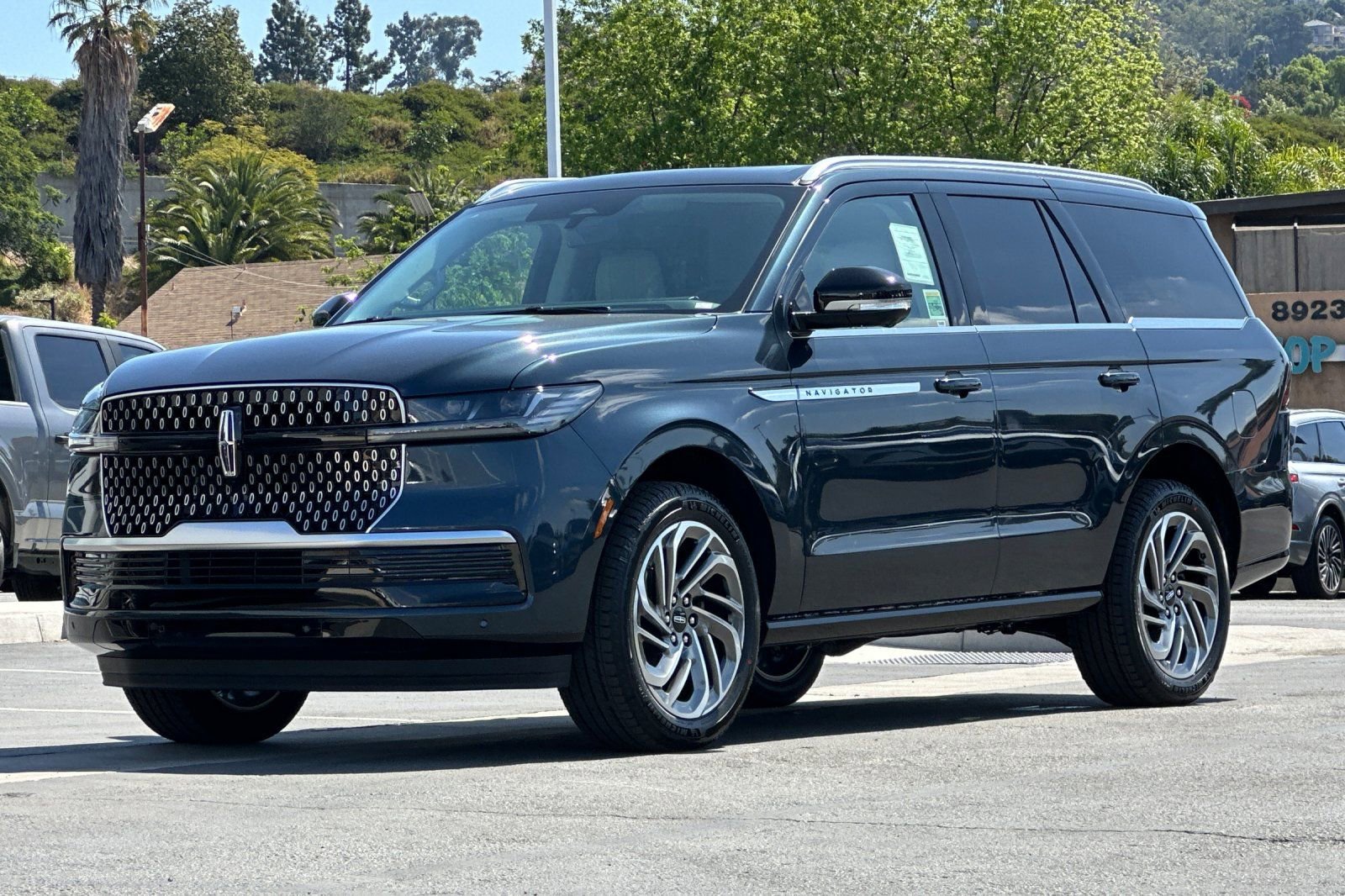 New 2026 Lincoln Navigator Reserve AWD/4WD image 7