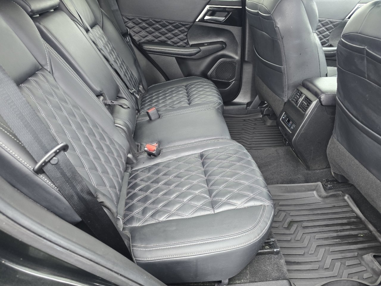 Used 2024 Mitsubishi Outlander SEL image 20