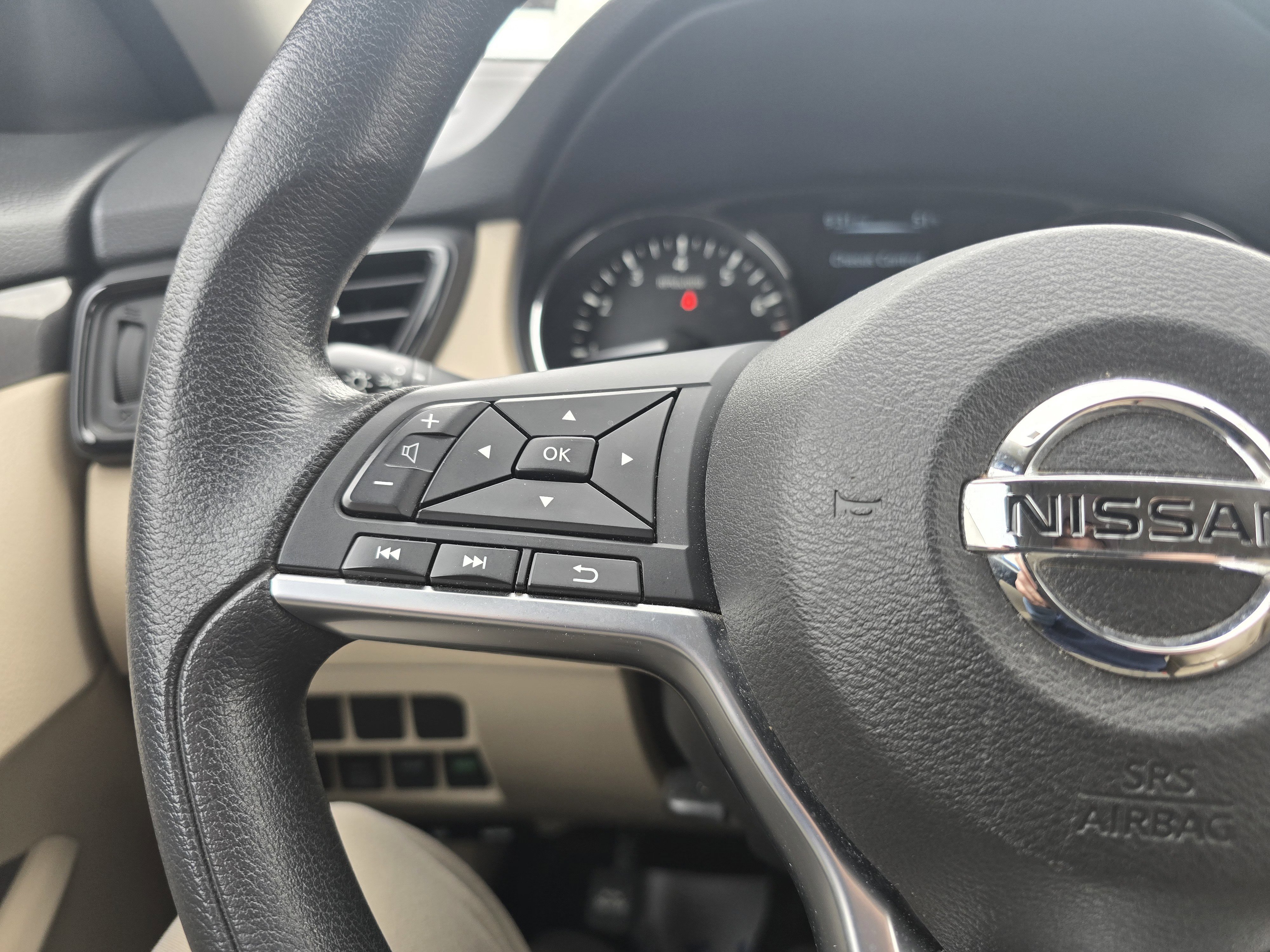 Used 2017 Nissan Rogue S w/ S Appearance Package AWD/4WD image 21