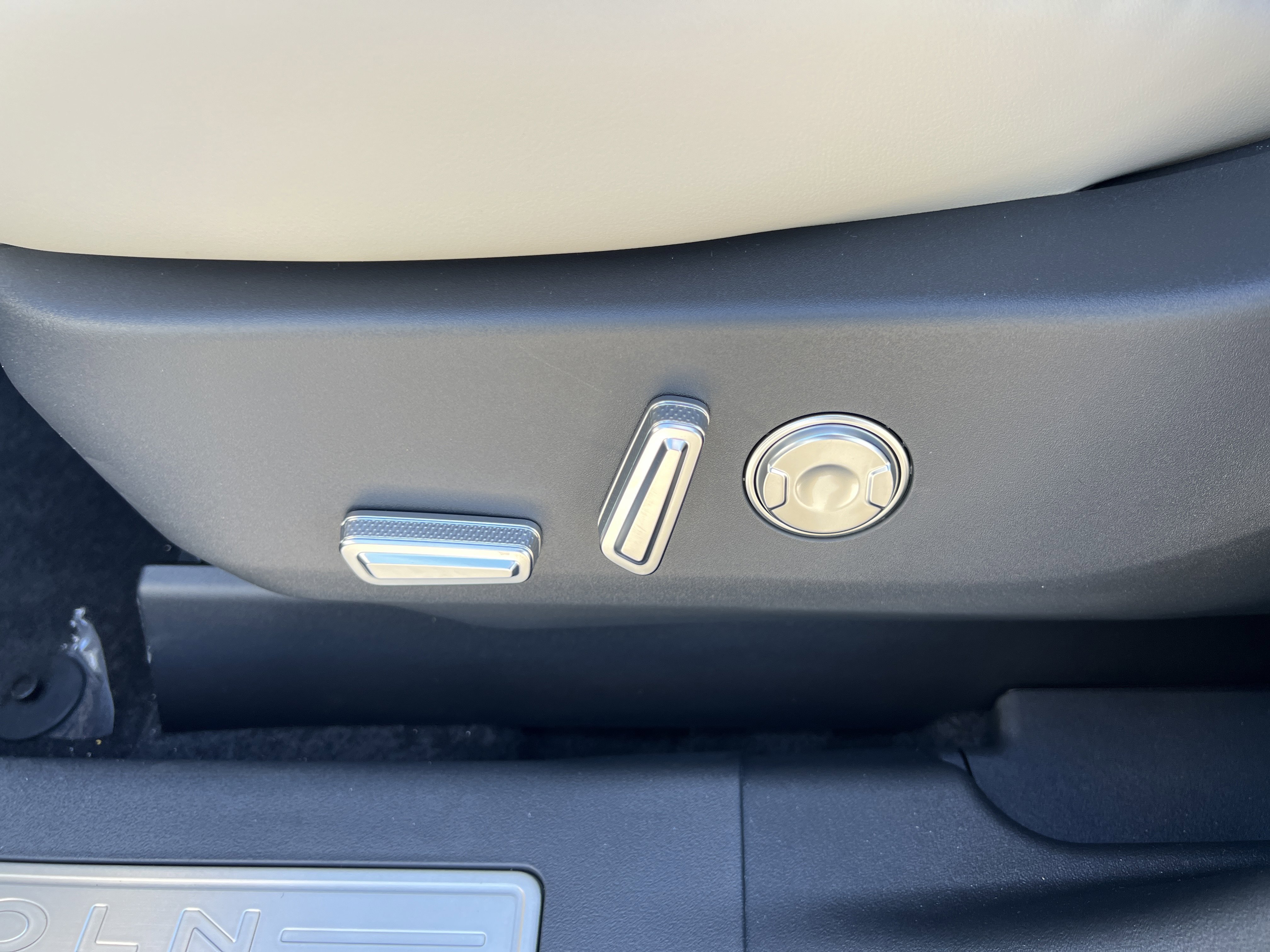 New 2026 Lincoln Nautilus Premier AWD/4WD image 22