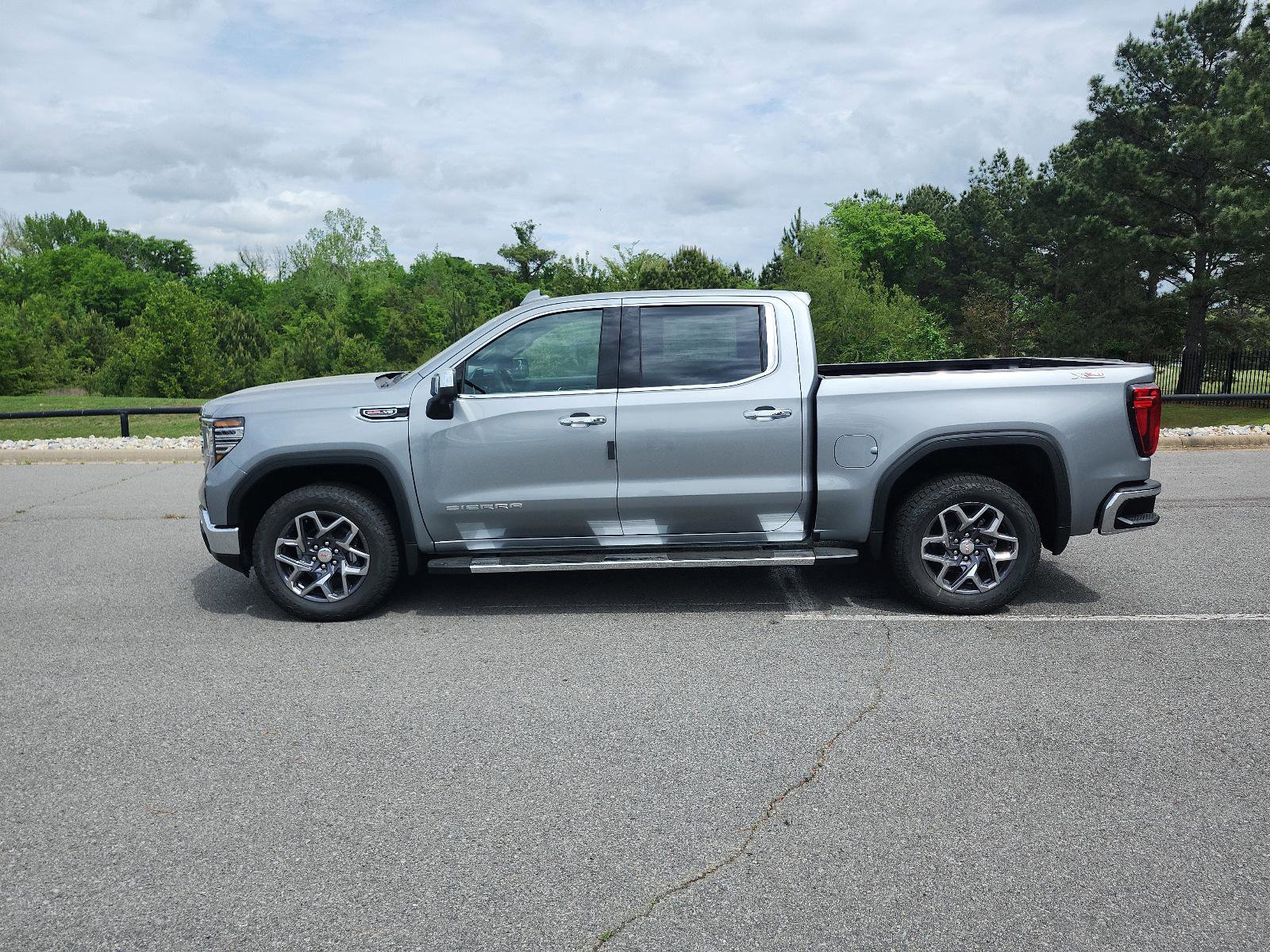 New 2026 GMC Sierra 1500 SLT w/ SLT Premium Plus Package AWD/4WD image 2