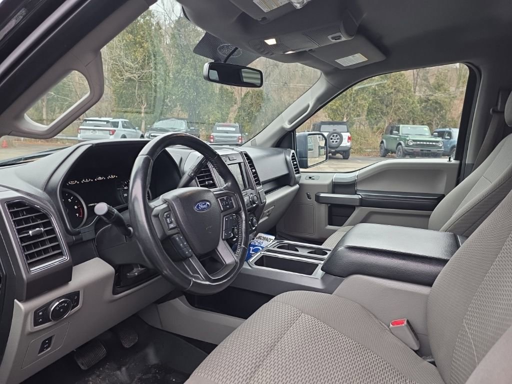 Used 2017 Ford F150 XLT w/ Equipment Group 302A Luxury image 9