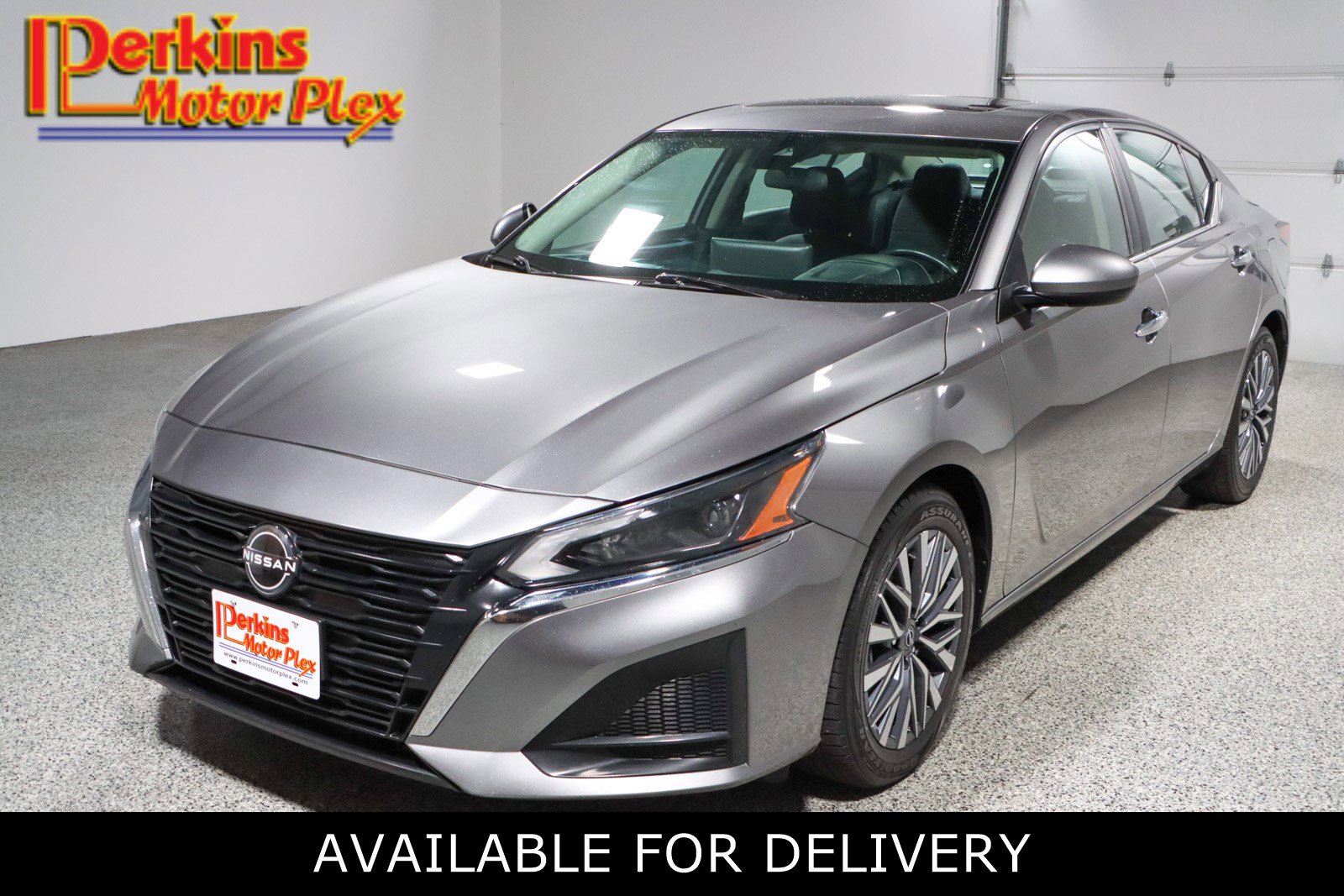 Used 2023 Nissan Altima 2.5 SV w/ SV Premium Package image 1