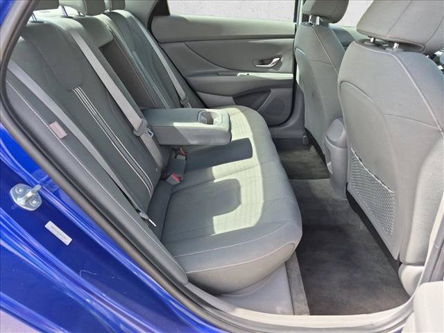 Used 2025 Hyundai Elantra SEL FWD image 21