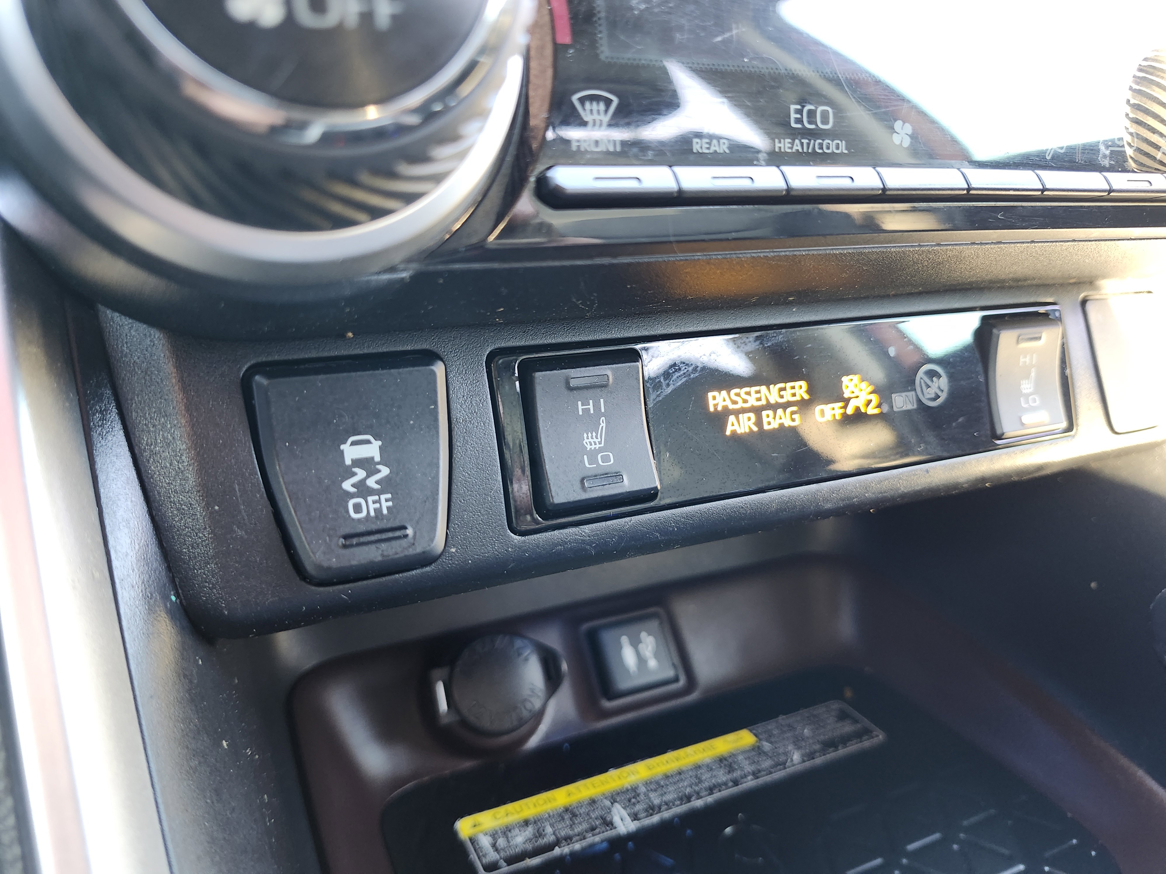 Used 2019 Toyota RAV4 Limited w/ Advanced Technology Package FWD image 10
