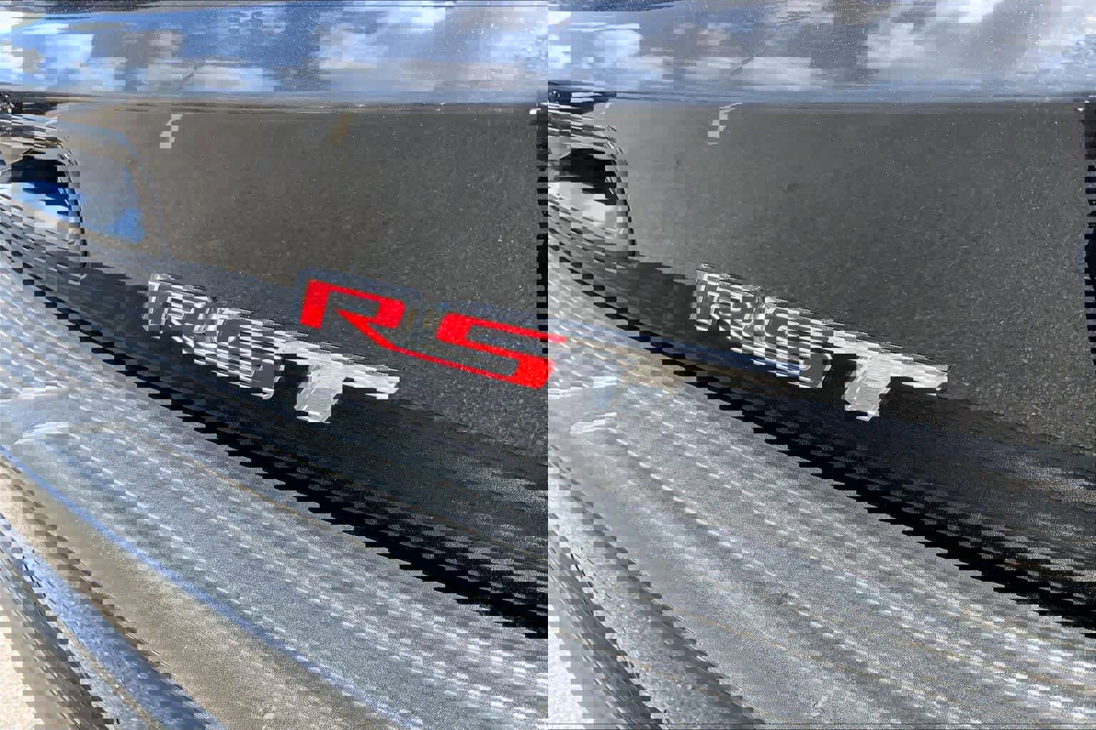 Used 2023 Chevrolet Suburban RST w/ Luxury Package image 10