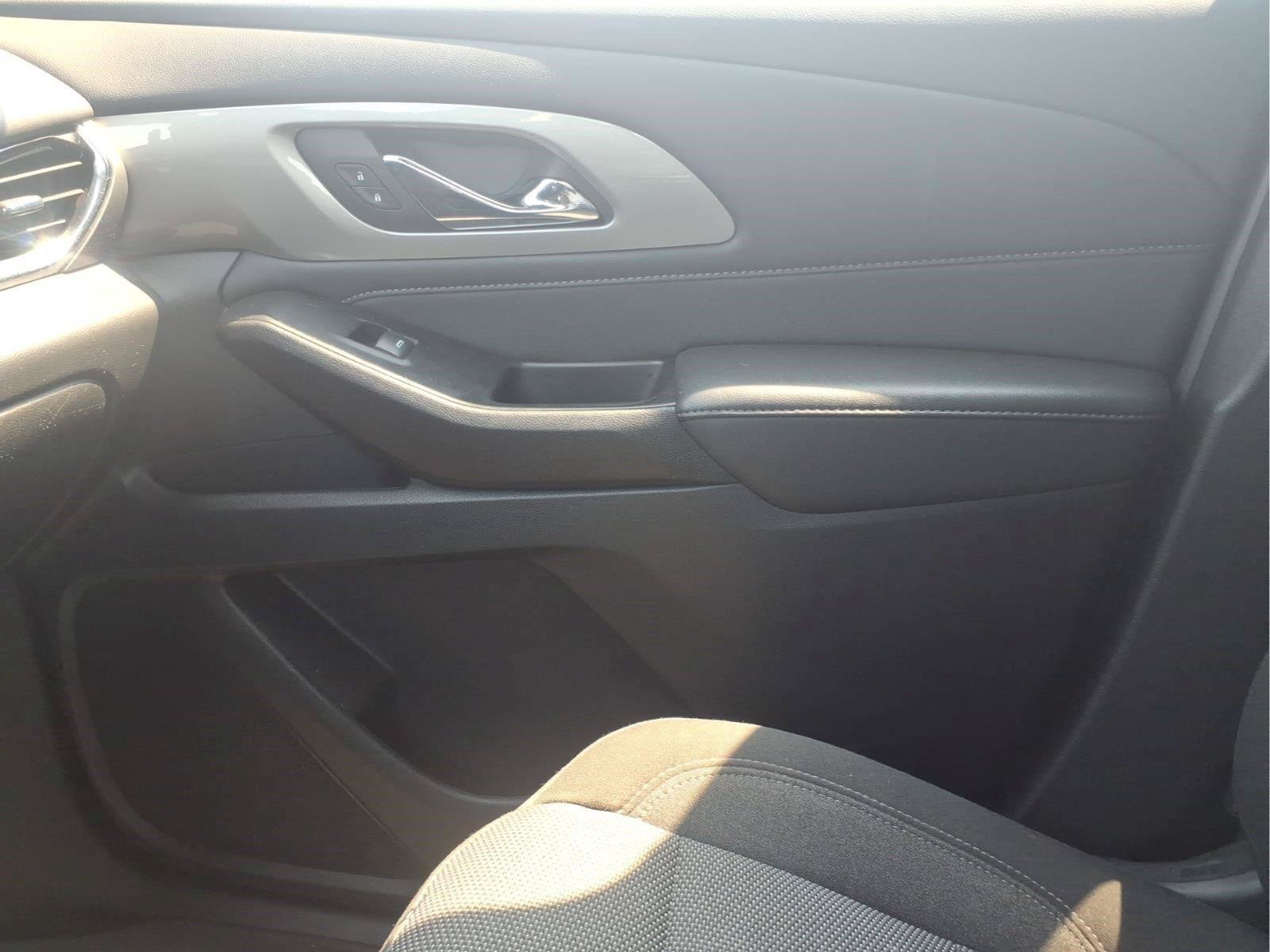 Used 2023 Chevrolet Traverse LT FWD image 29