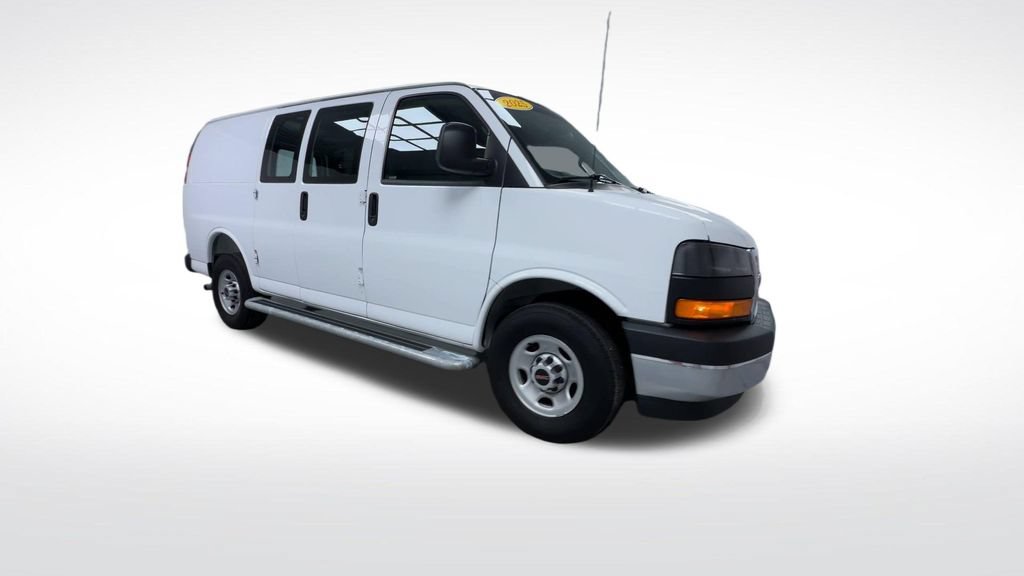 Used 2025 GMC Savana 2500 w/ Driver Convenience Package RWD image 2