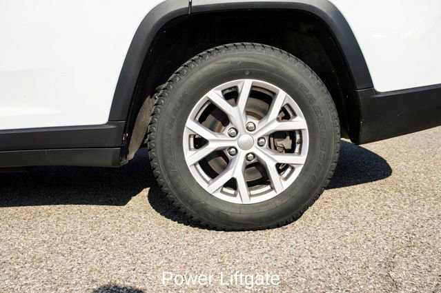 Used 2022 Jeep Grand Cherokee L Limited image 3