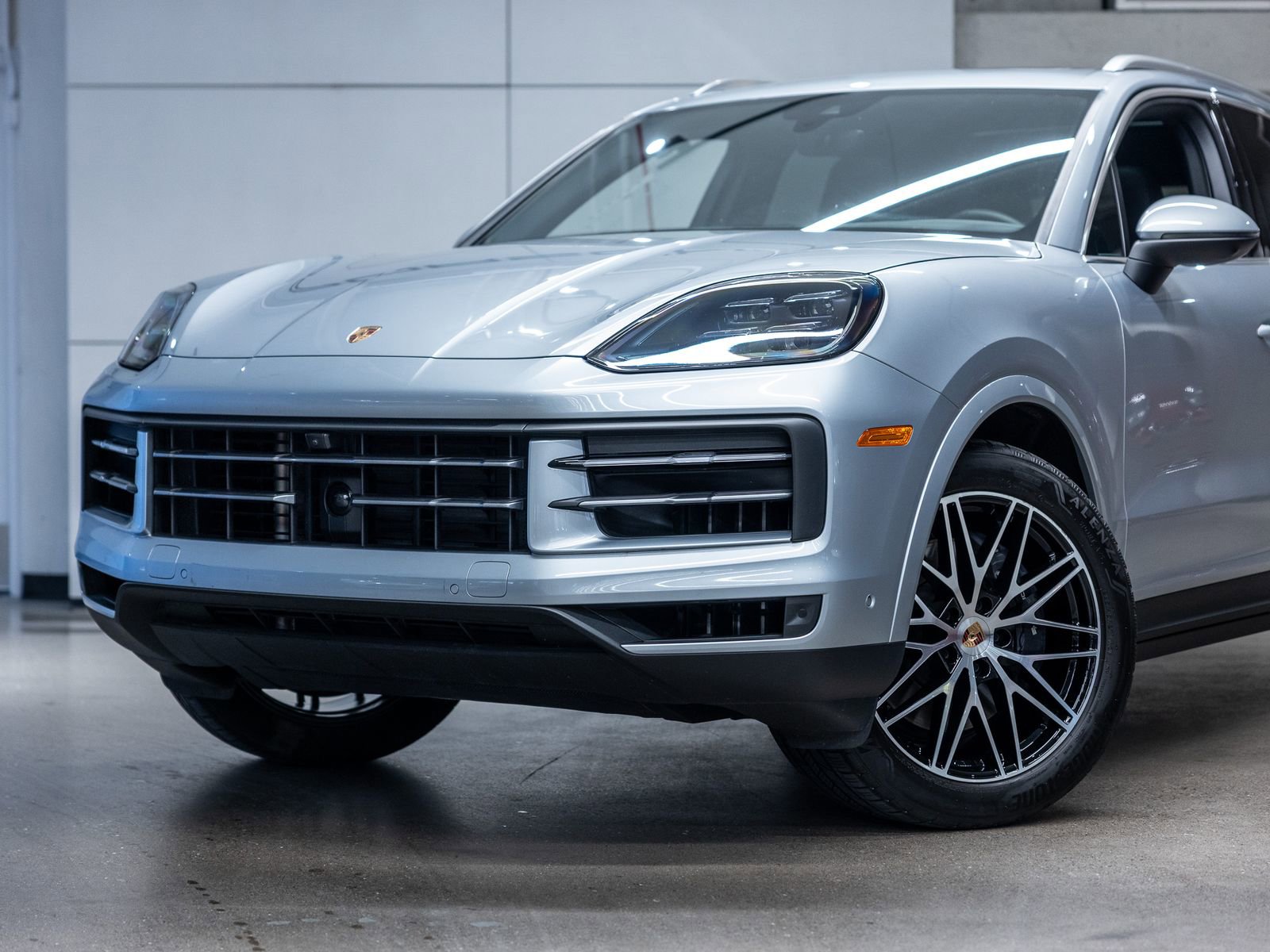 Certified 2025 Porsche Cayenne image 21