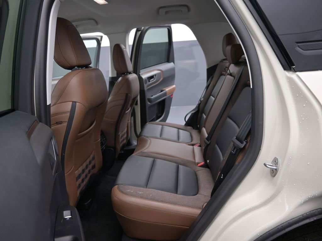 Used 2025 Ford Bronco Sport Outer Banks w/ Outer Banks Tech Package+ AWD/4WD image 14