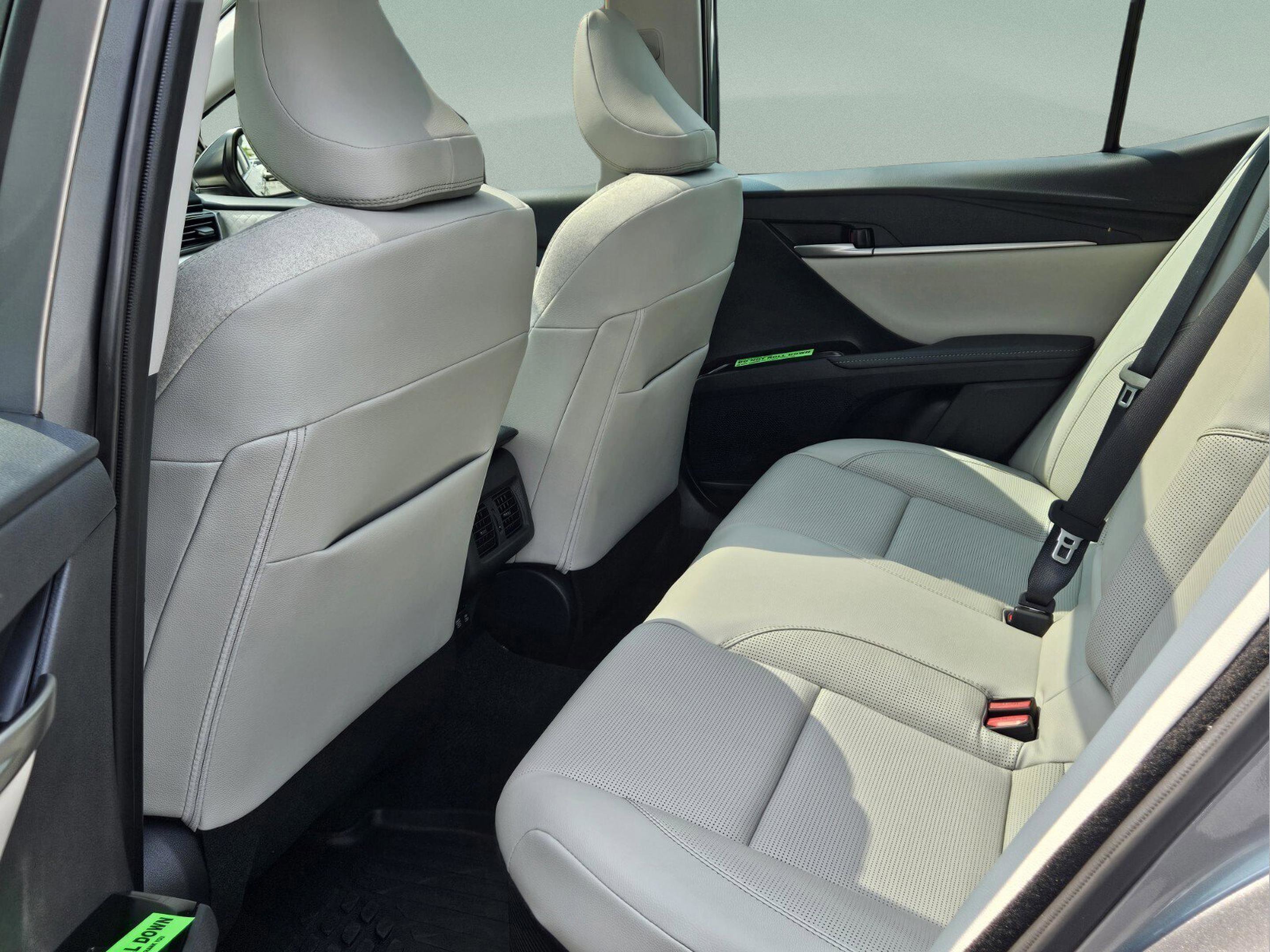 Used 2025 Toyota Camry XLE image 9