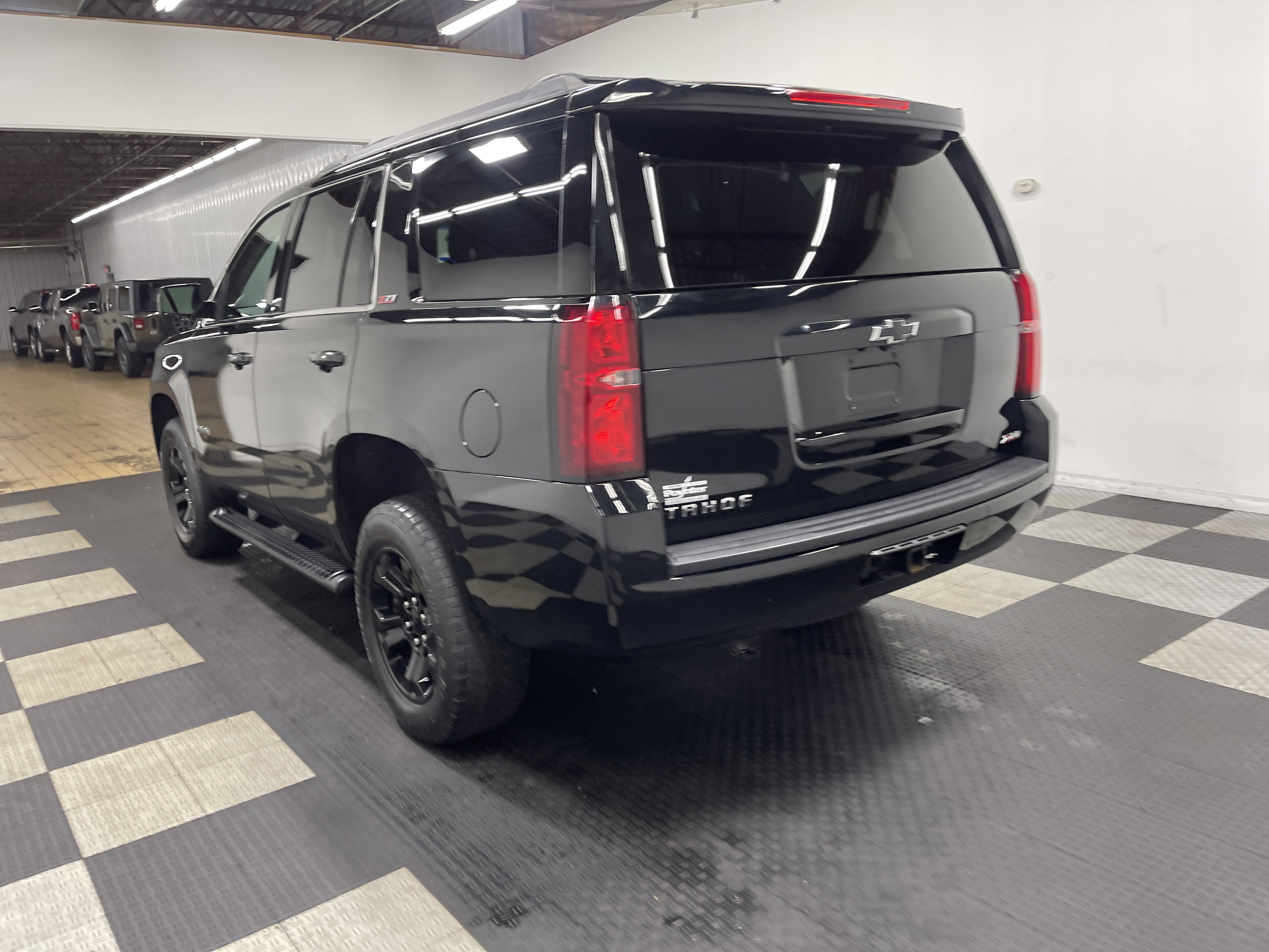 Used 2018 Chevrolet Tahoe LT w/ Luxury Package image 2