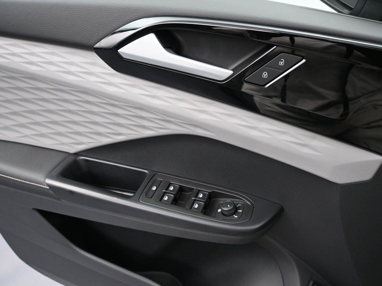 Used 2024 Volkswagen Taos S image 6