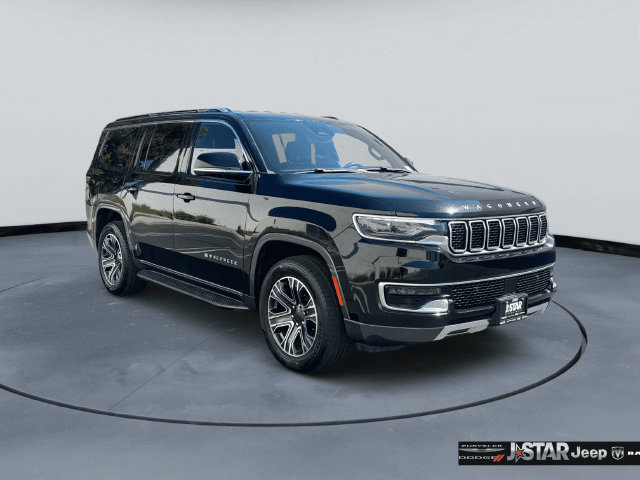 Used 2022 Jeep Wagoneer Series III AWD/4WD image 3