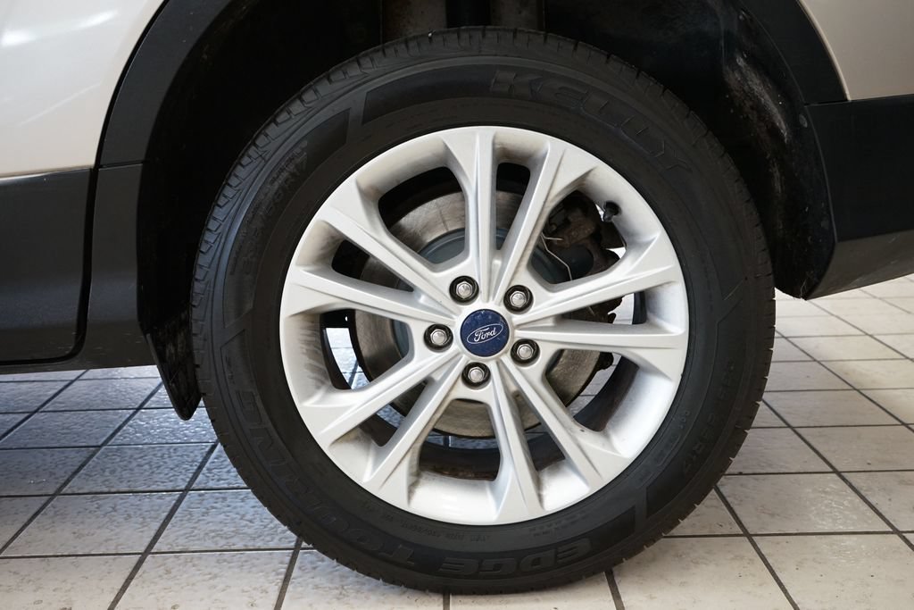 Used 2017 Ford Escape SE FWD image 49