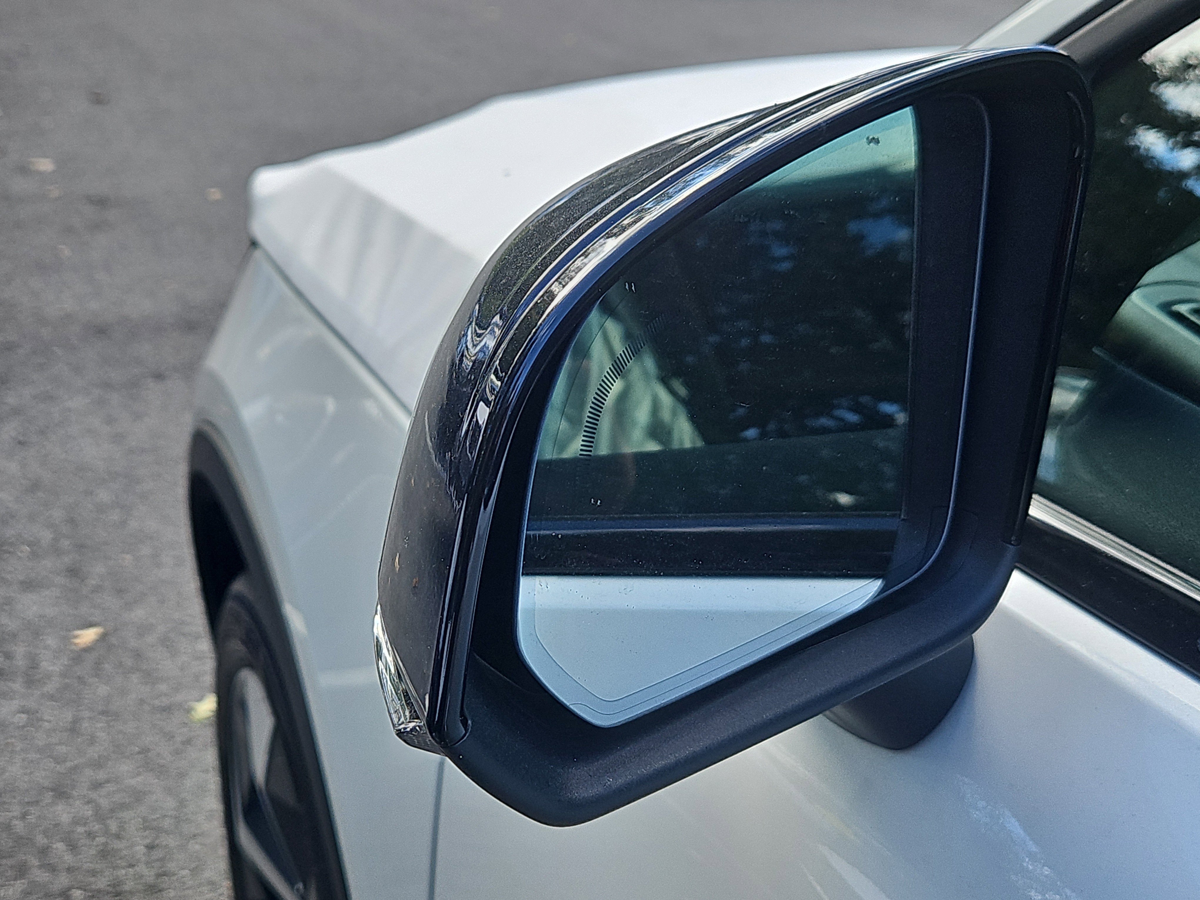 New 2026 Volvo XC40 B5 Plus w/ Protection Package Premier image 12