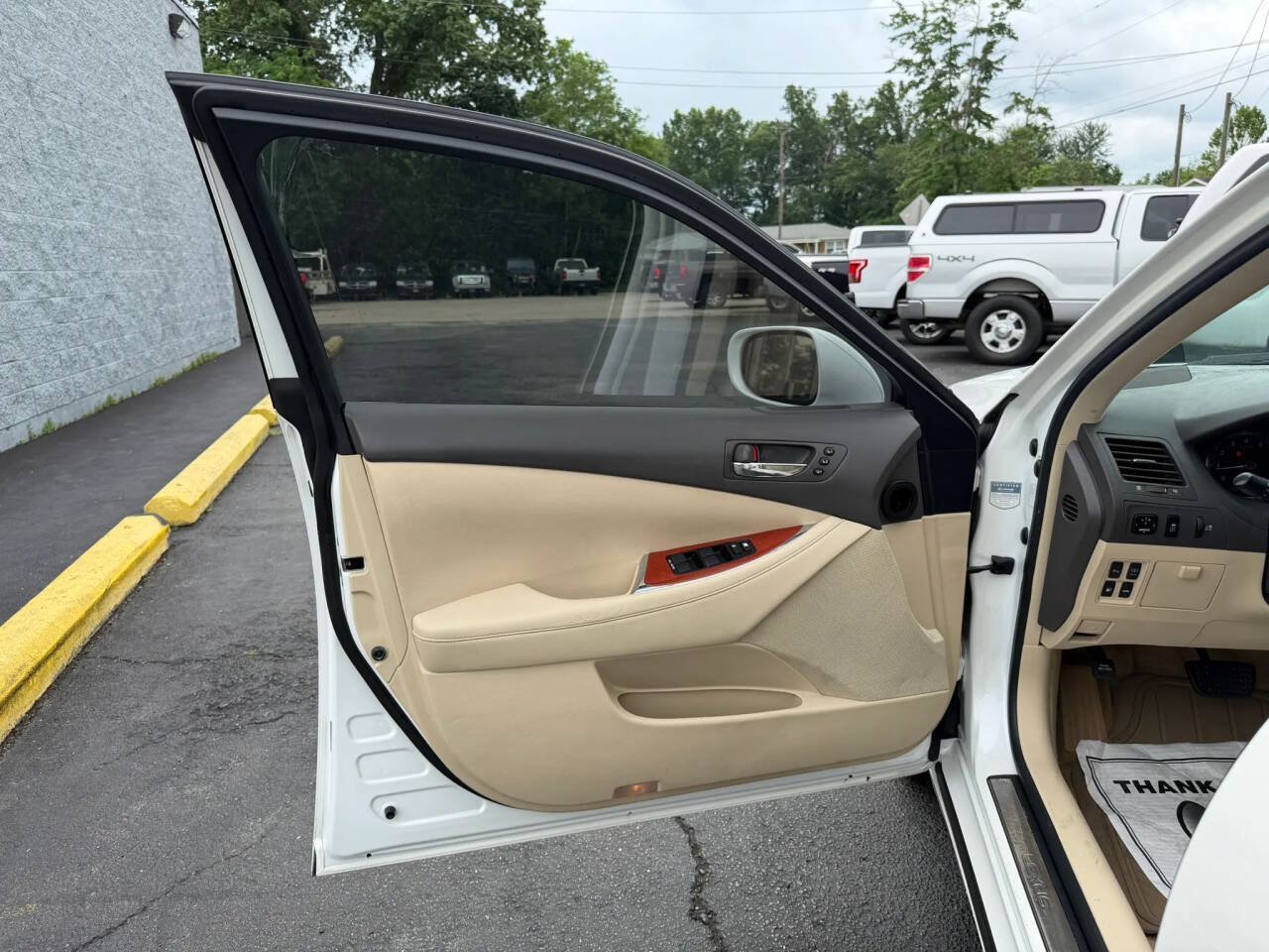 Used 2010 Lexus ES 350 FWD image 13