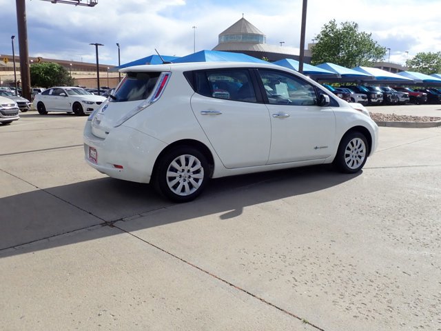 Used 2017 Nissan Leaf S w/ Charge Package FWD image 4