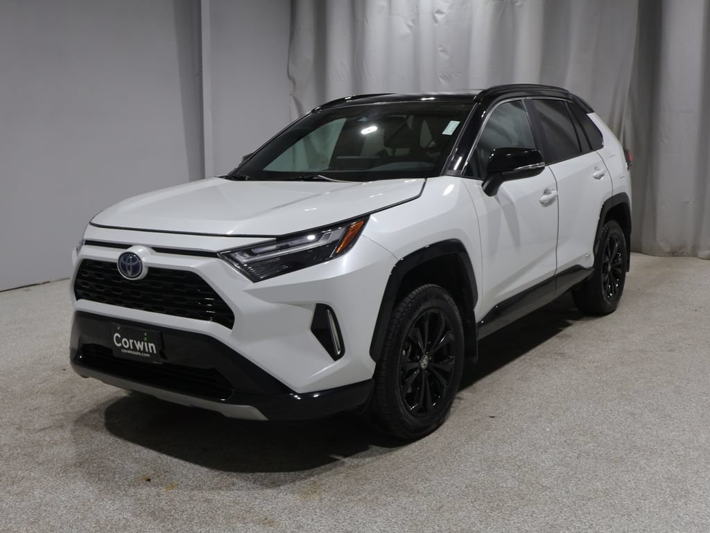 Used 2024 Toyota RAV4 XSE AWD/4WD image 7