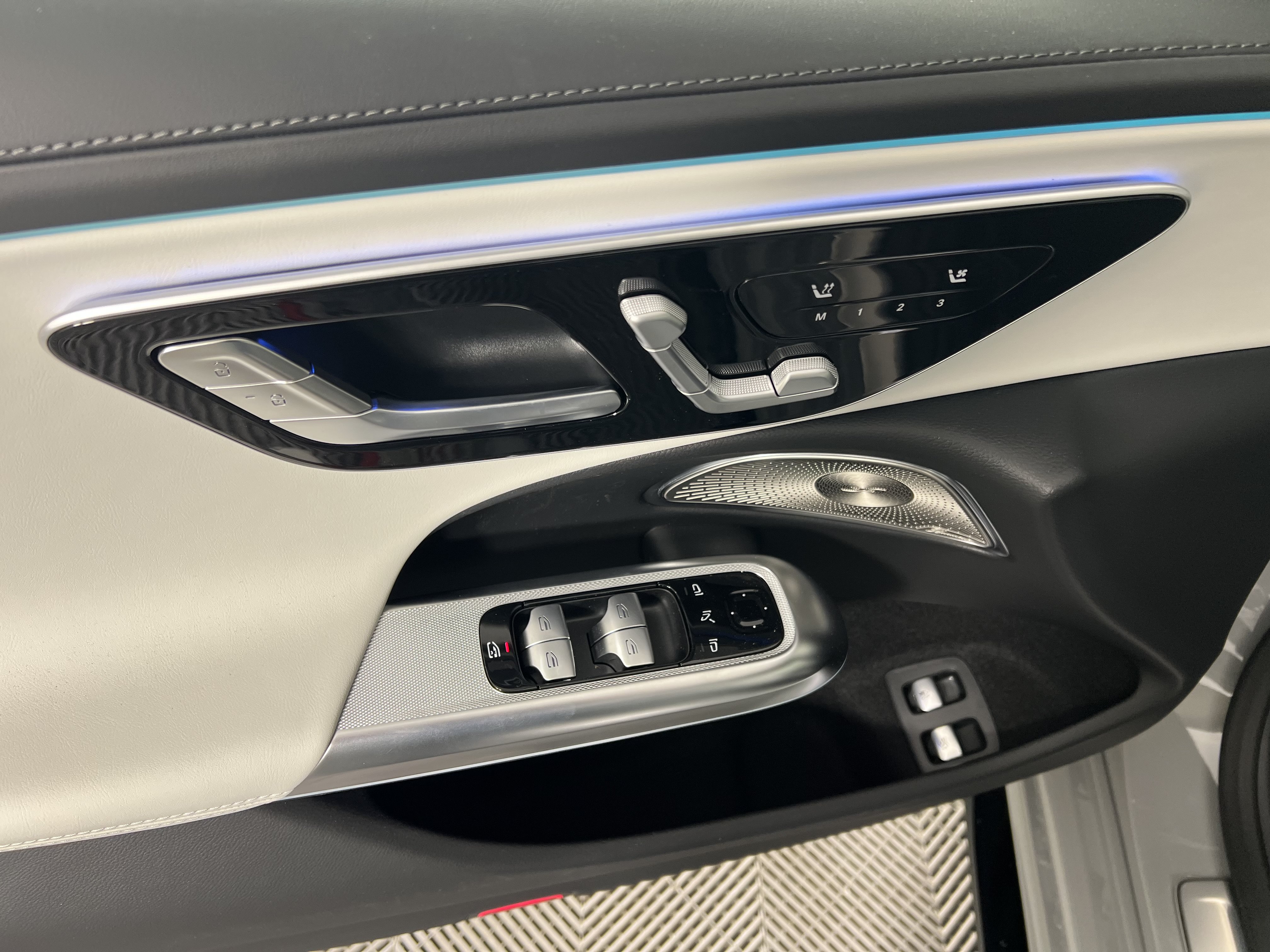 New 2026 Mercedes-Benz E 53 AMG e 4MATIC Sedan image 19