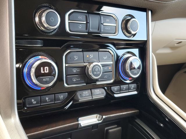 Used 2022 GMC Yukon XL Denali w/ Advanced Technology Package AWD/4WD image 22