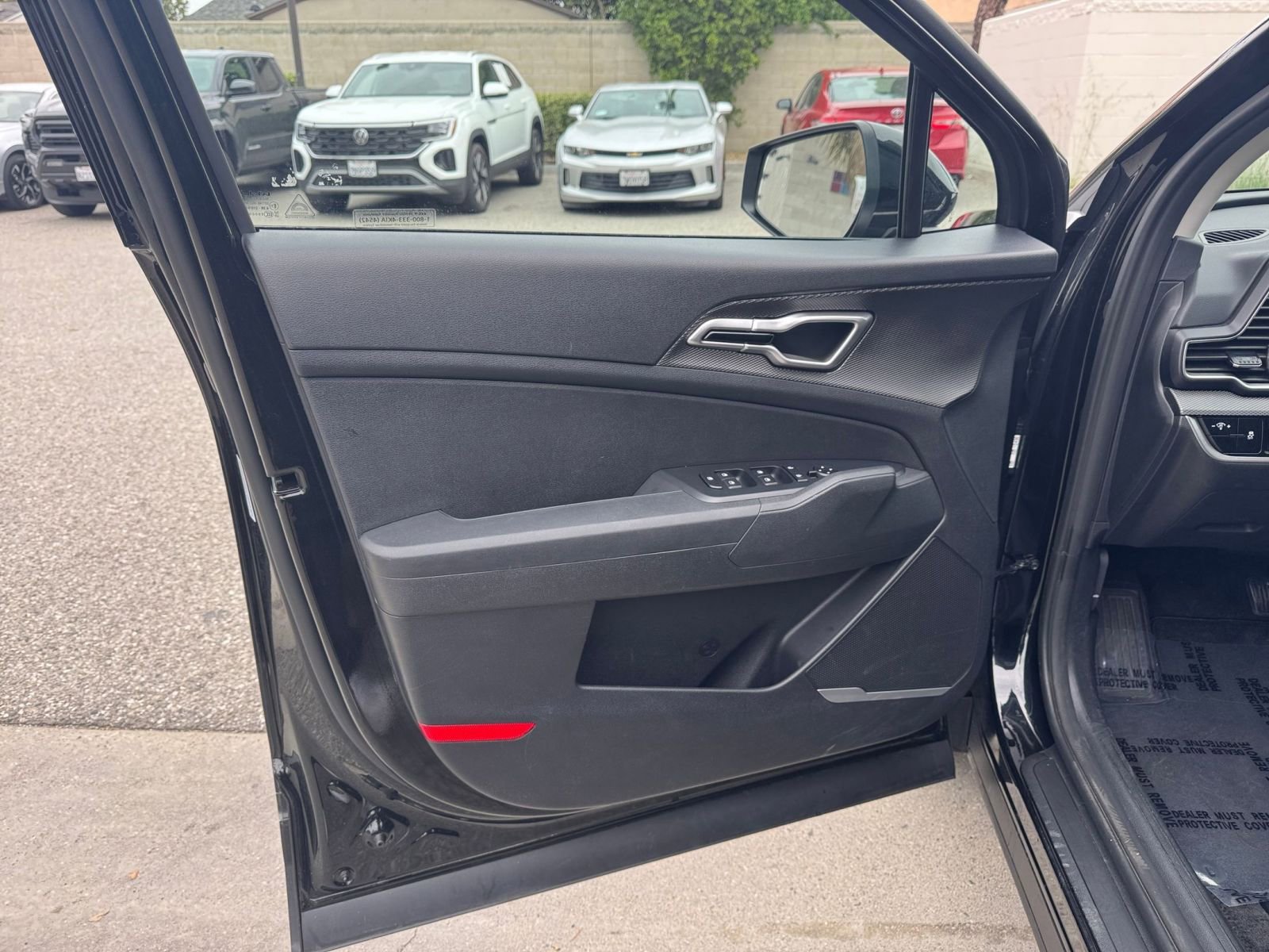 Used 2025 Kia Sportage LX FWD image 18