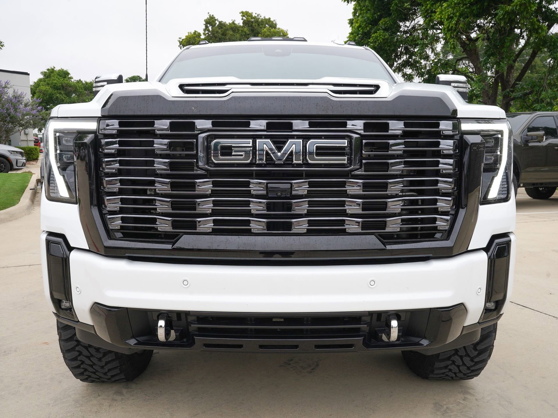 Used 2025 GMC Sierra 2500 Denali Ultimate AWD/4WD image 3