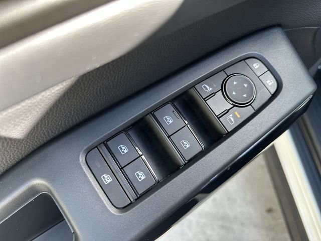 Used 2025 Nissan Pathfinder SV image 15