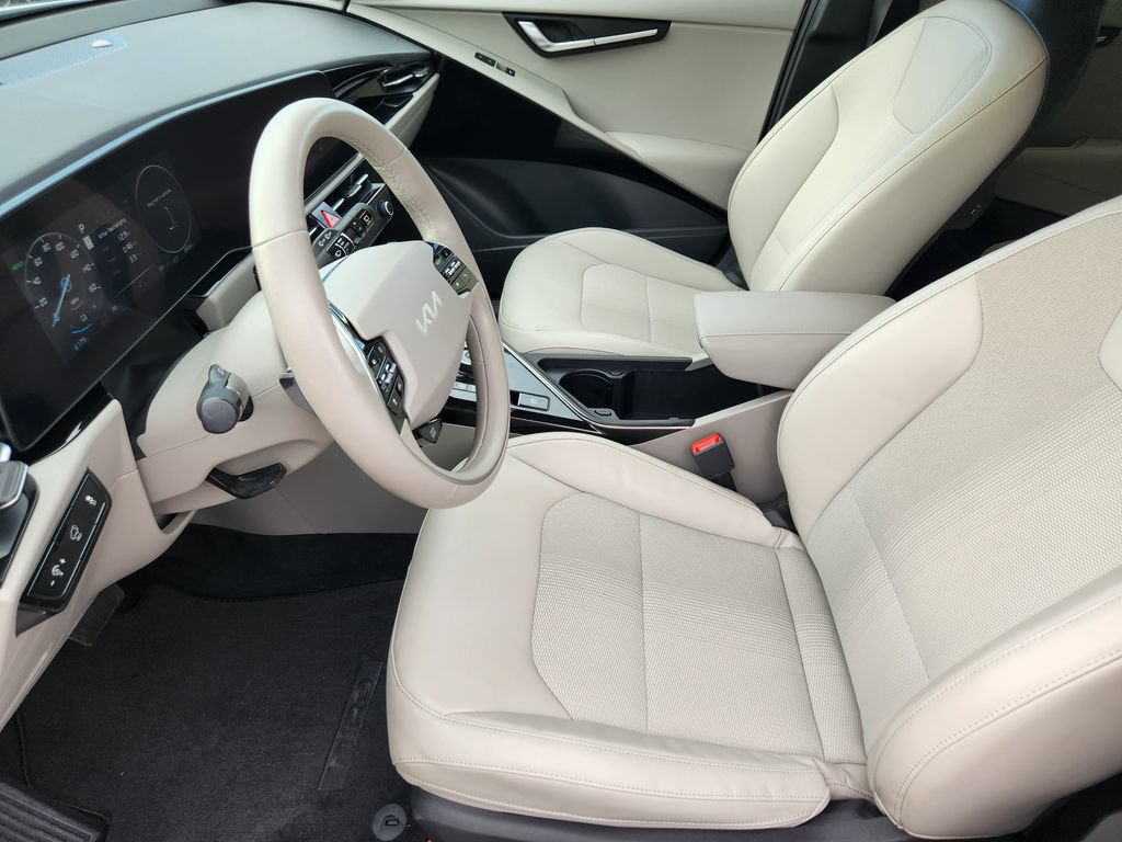 Certified 2023 Kia Niro Wind w/ Wind Preserve Package FWD image 12