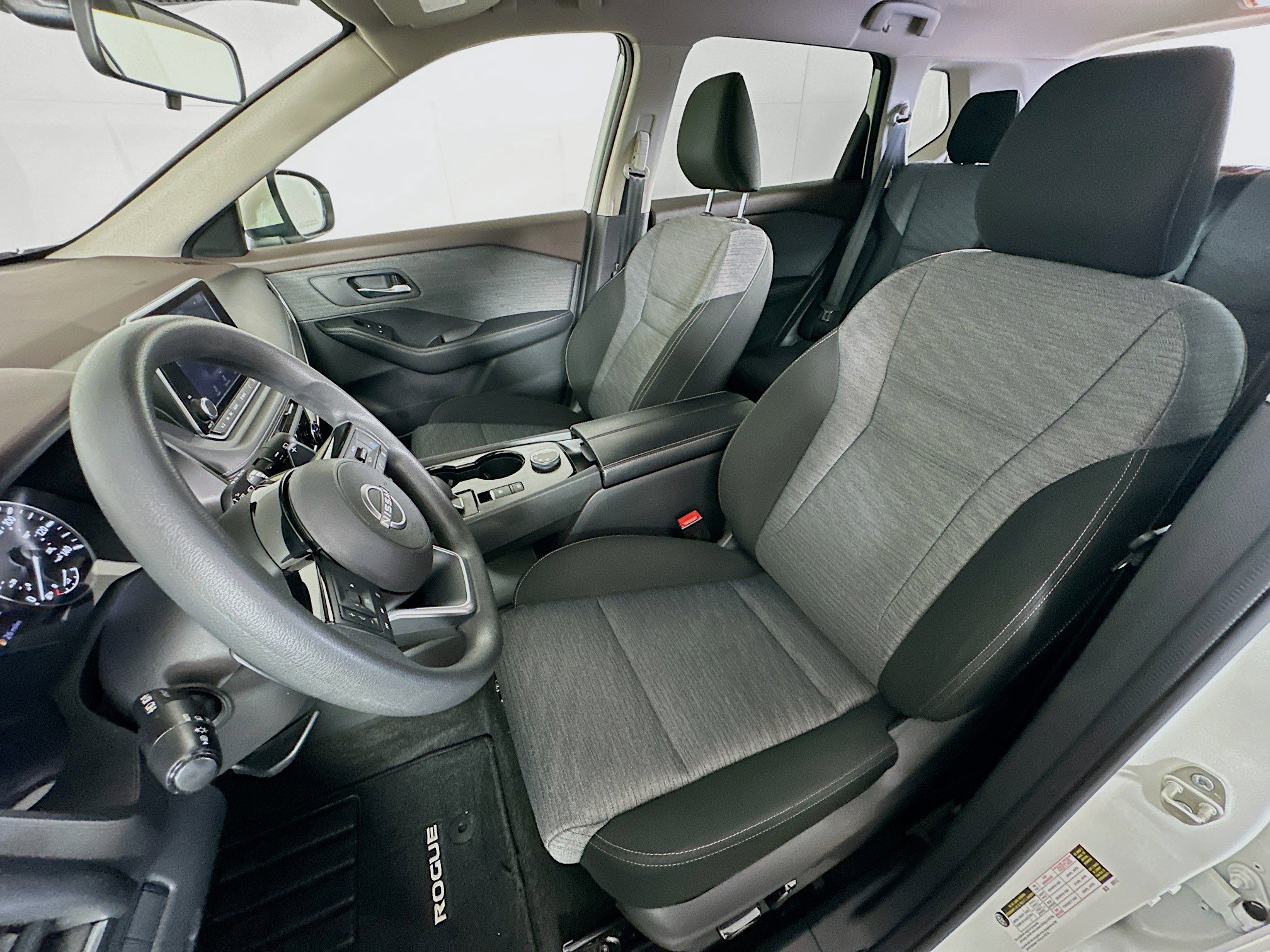 Used 2023 Nissan Rogue SV AWD/4WD image 13