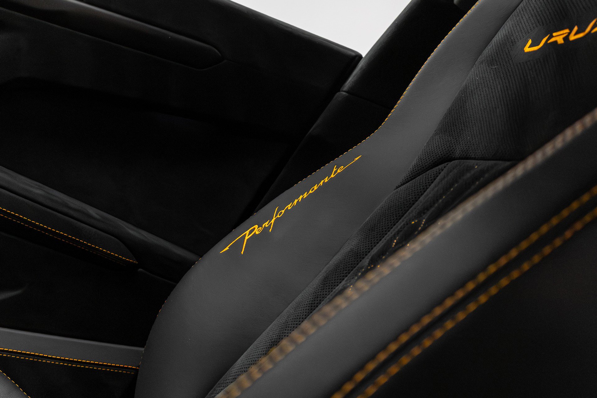 Used 2023 Lamborghini Urus Performante image 14