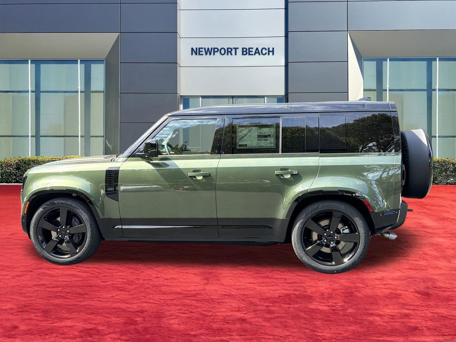 New 2026 Land Rover Defender 110 X-Dynamic SE AWD/4WD image 2