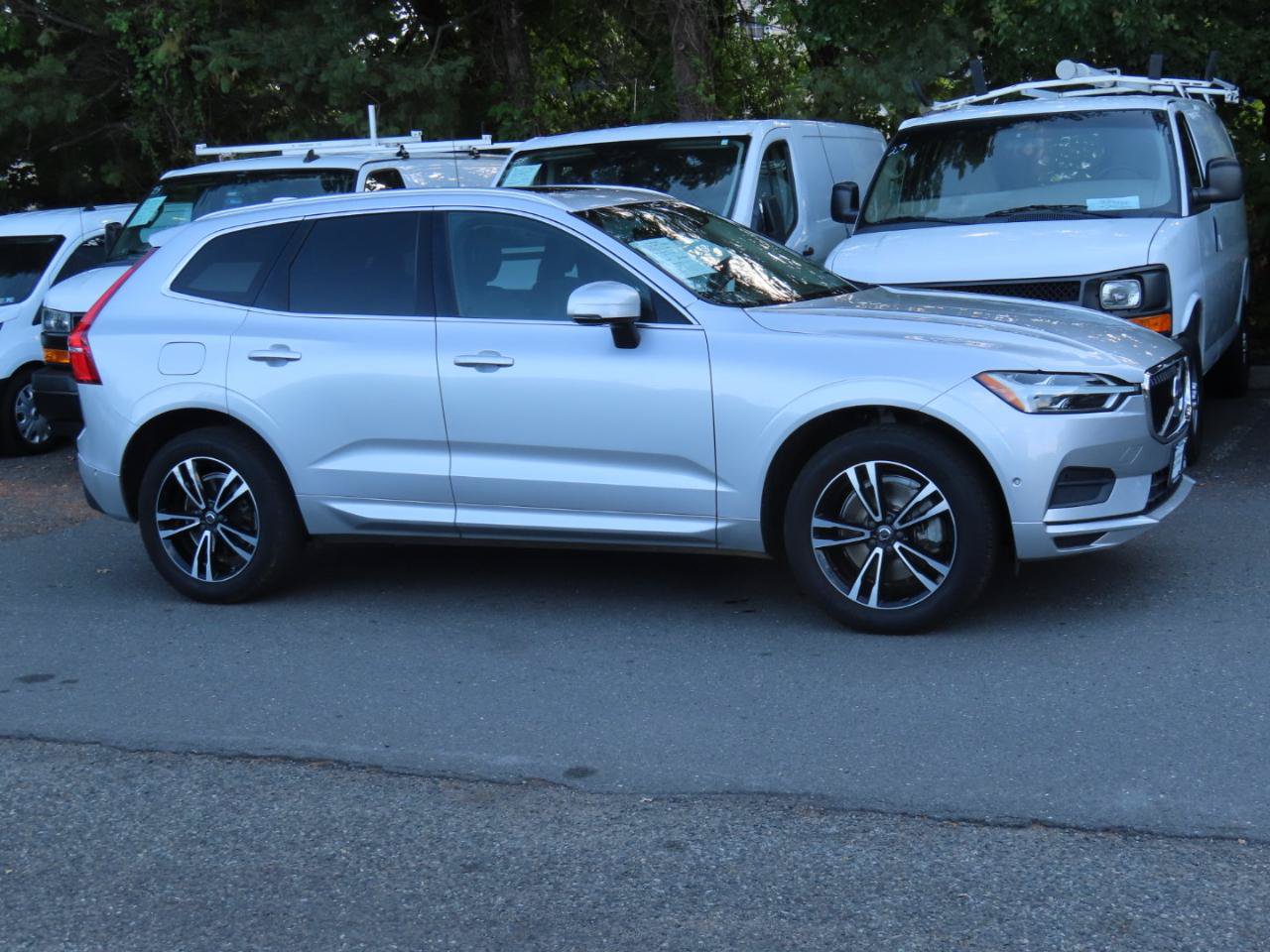 Used 2019 Volvo XC60 T6 Momentum w/ Multimedia Package AWD/4WD image 7