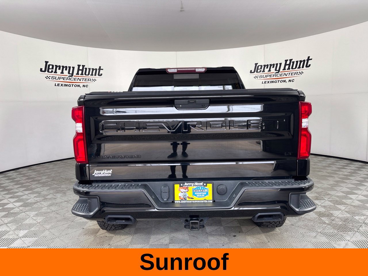 Used 2020 Chevrolet Silverado 1500 LT Trail Boss w/ Midnight Edition AWD/4WD image 7