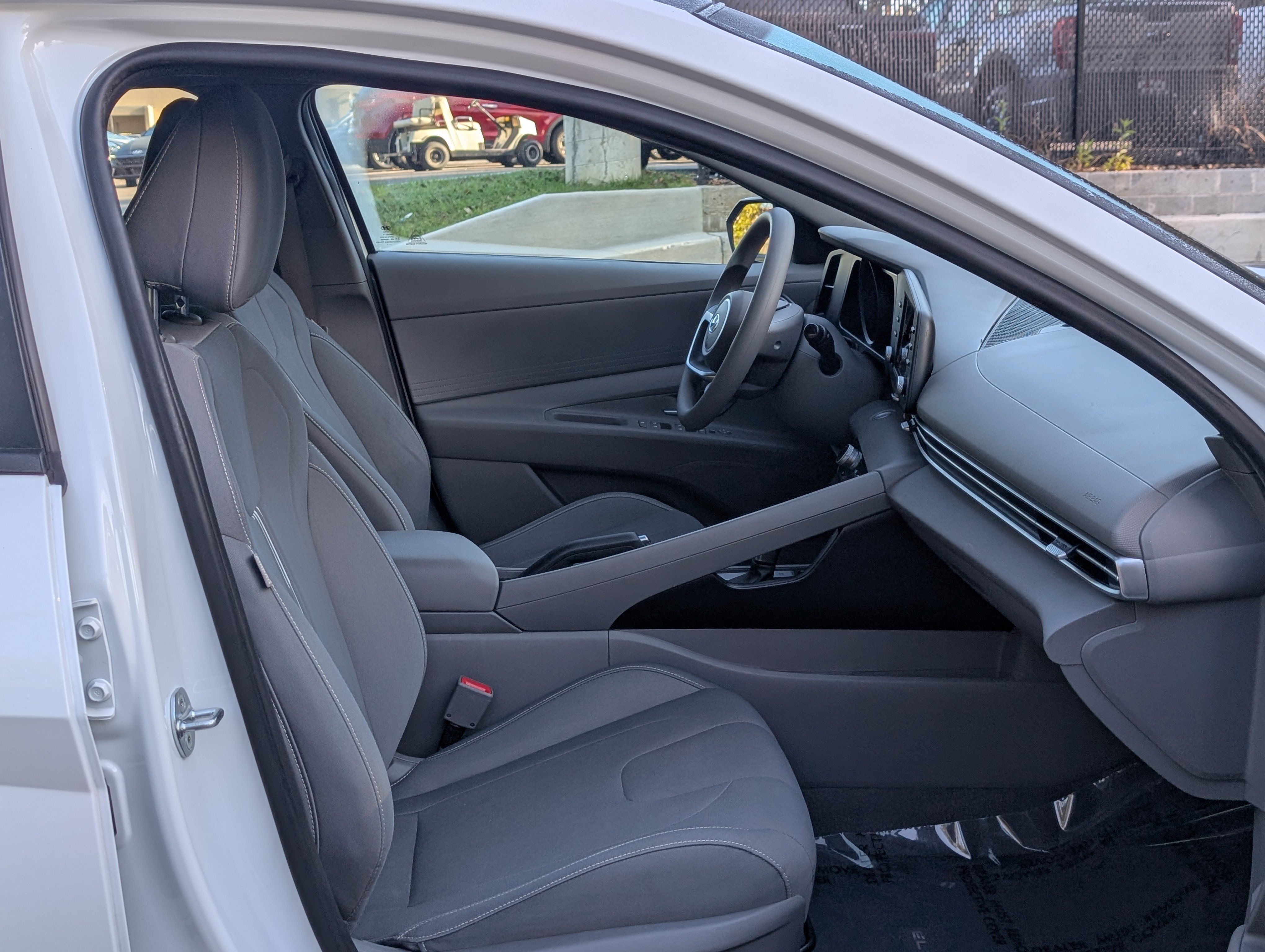 Used 2023 Hyundai Elantra SEL FWD image 10