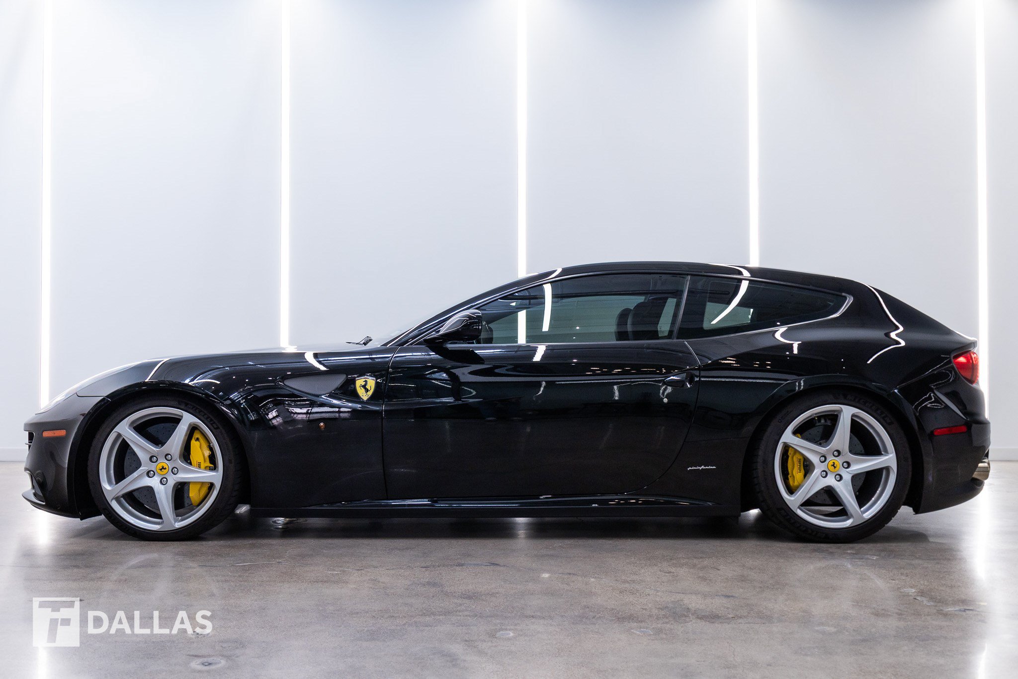 Used 2016 Ferrari FF AWD/4WD image 1