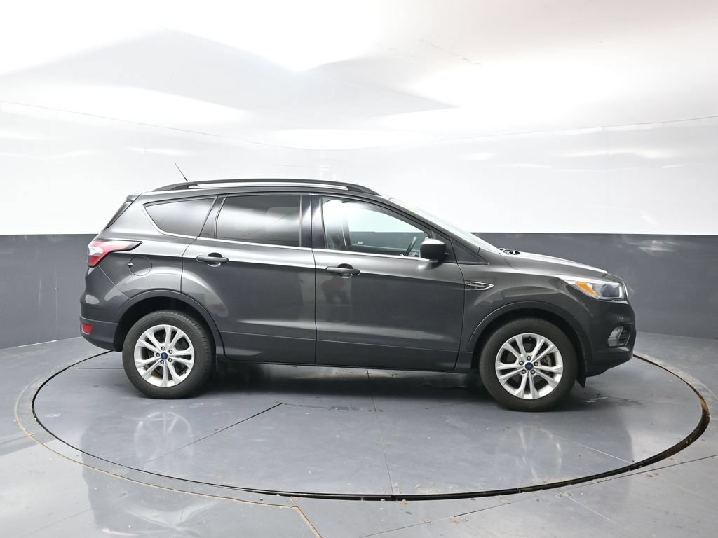 Used 2018 Ford Escape SE w/ SE Sync 3 Package FWD image 3