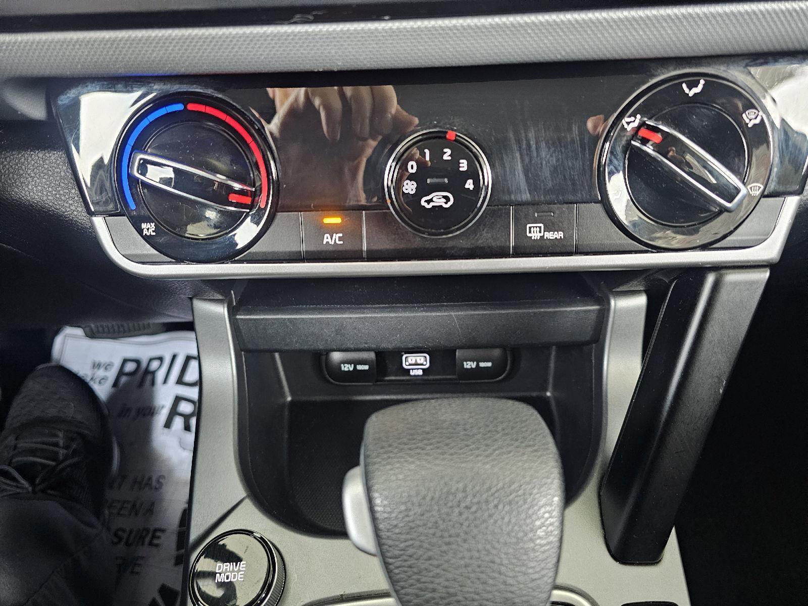 Used 2023 Kia Seltos LX image 26