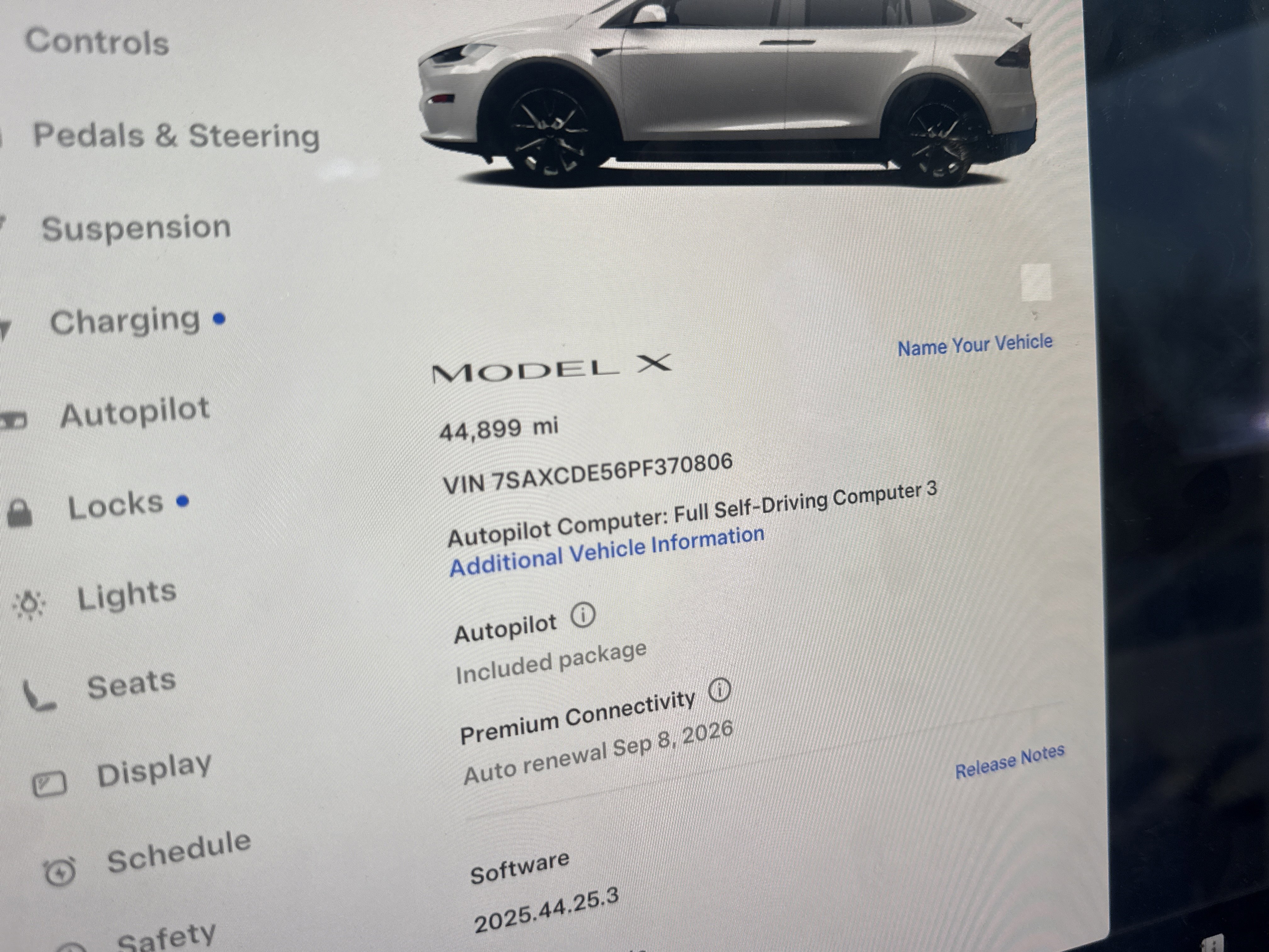 Used 2023 Tesla Model X image 2